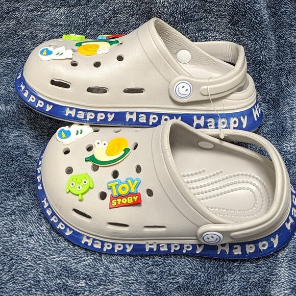 NWT  Cute GREY  Toy Story Clogs, sizes 2 to 12 years available - Picture 4 of 5